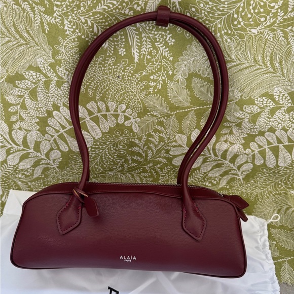 Alaia Handbags - Alaïa Burgundy Leather Shoulder Bag